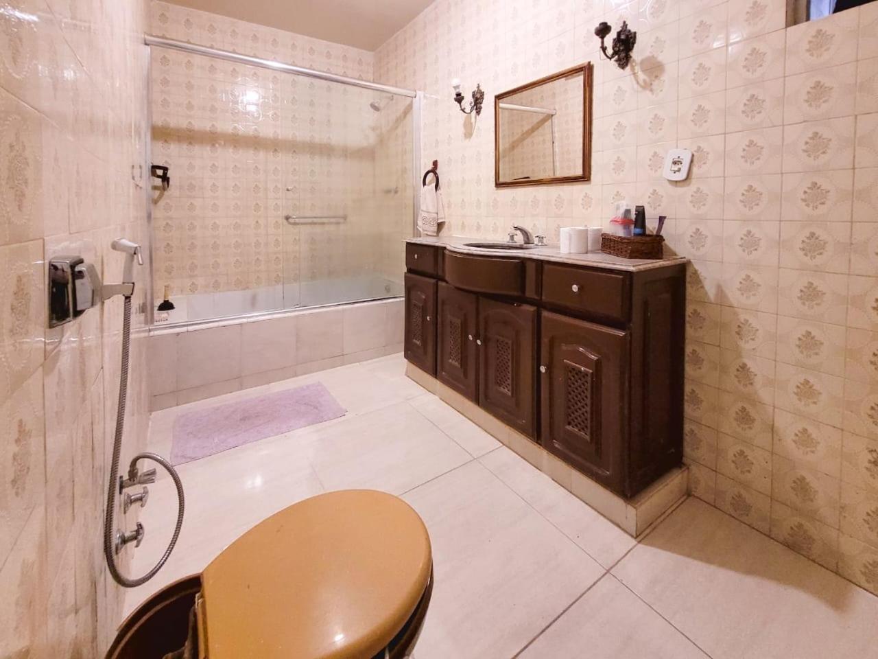 Apartamento Real 329 - 3 Bedrooms And 3 Bathrooms In Copacabana Rio de Janeiro