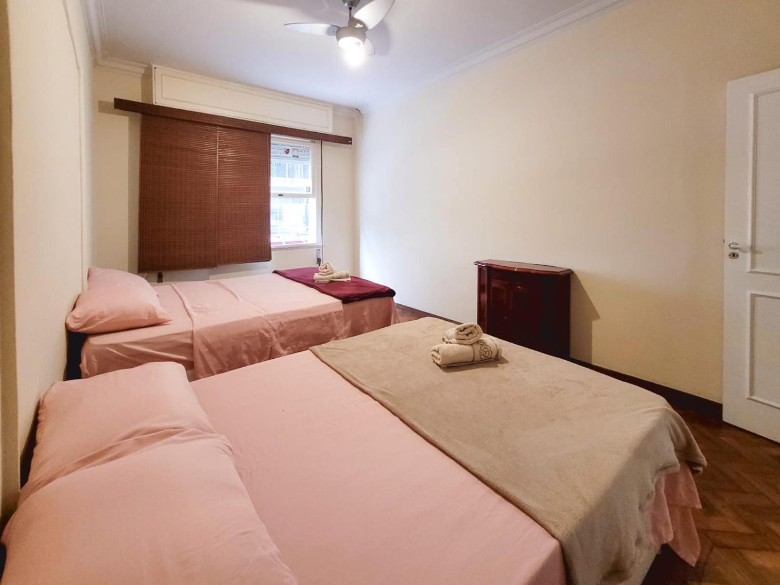Real 329 - 3 Bedrooms And 3 Bathrooms In Copacabana * Rio de Janeiro